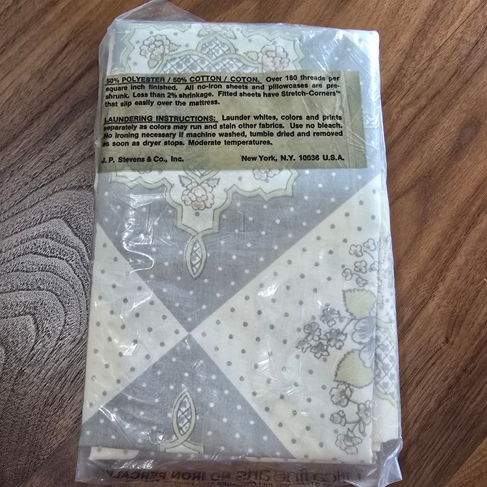 Utica Fine Arts JP Stevens Pillowcase Set Standard 2pk Floral Grey Vintage NOS